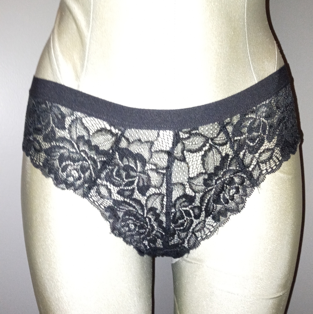 W.W lace booty shorts